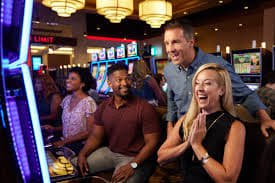 six game six game iOS App: Live Tables aur Slots Apke Haath Mein